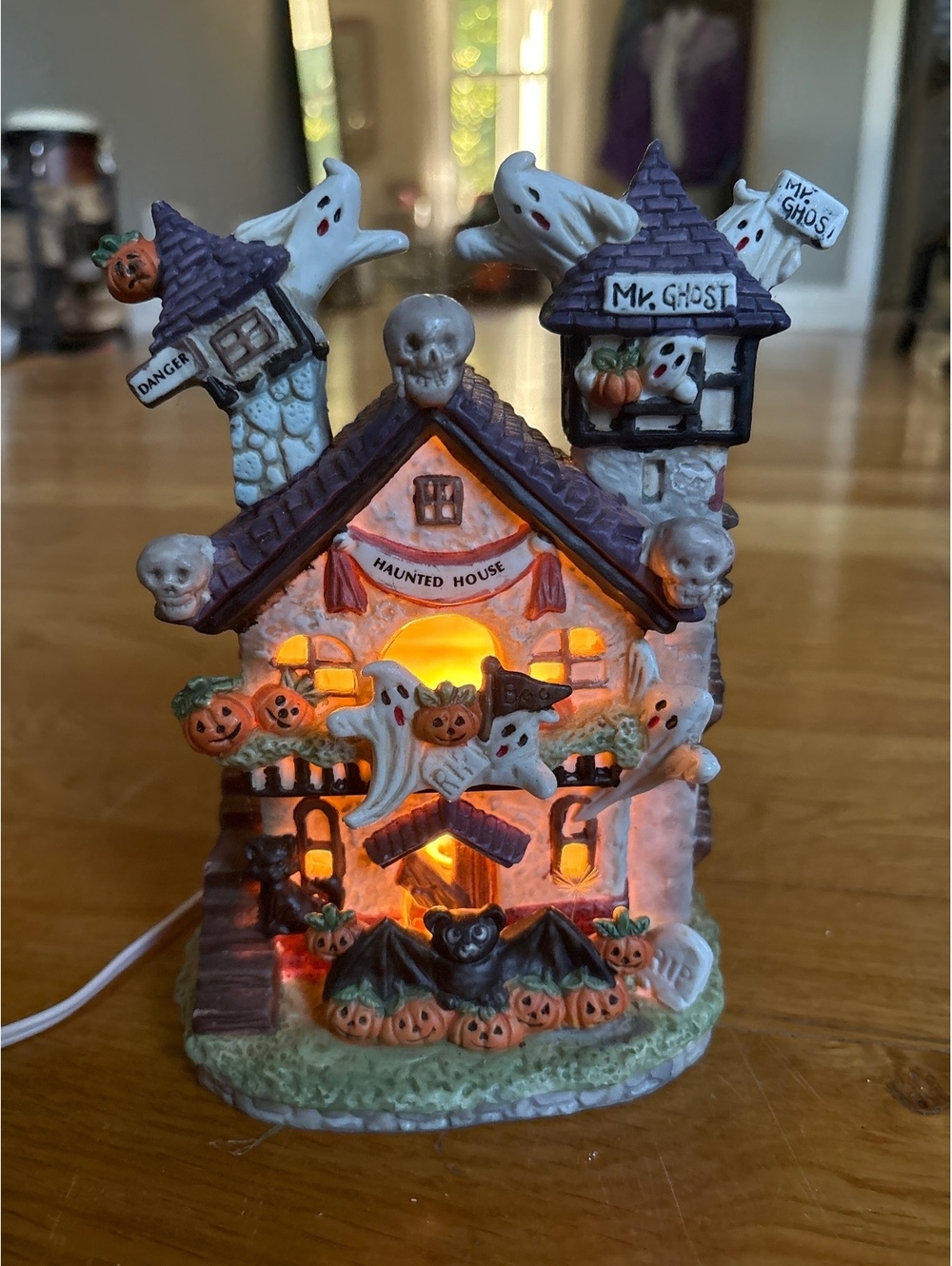 Vintage 1994 Caldor HAUNTED HAVEN LIGHTED PORCELAIN HALLOWEEN GHOST HOUSE